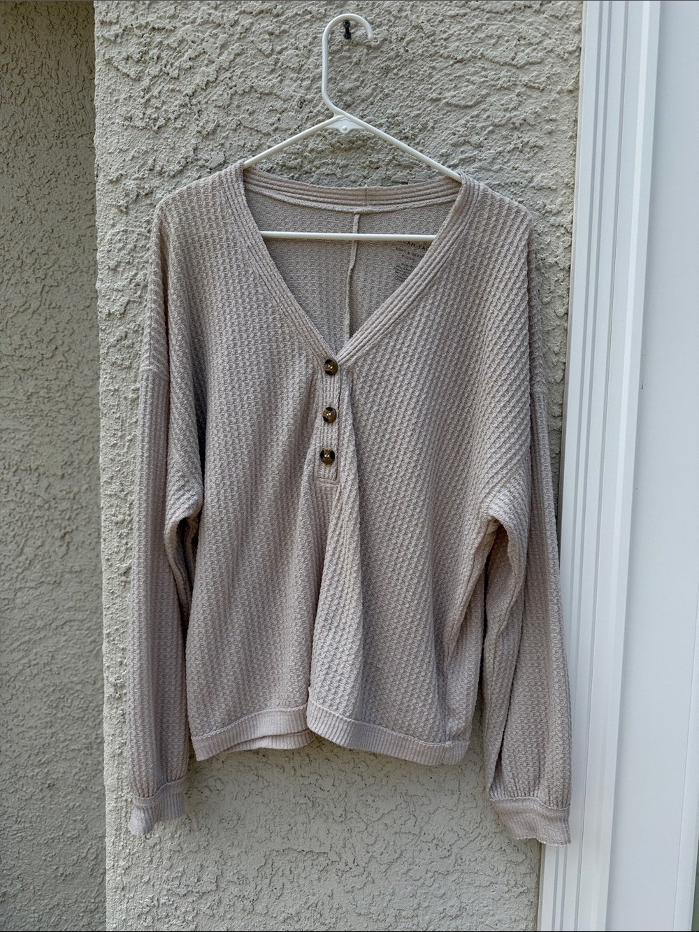 American Eagle Soft & Sexy Plush Beige Waffle Knit Button L/S Top Women's Size M